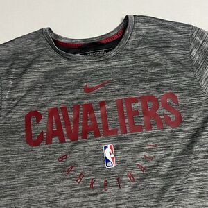 NBA Nike Dri-Fit Men's Large Cleveland Cavaliers Gray Crew Neck Sweatshirt